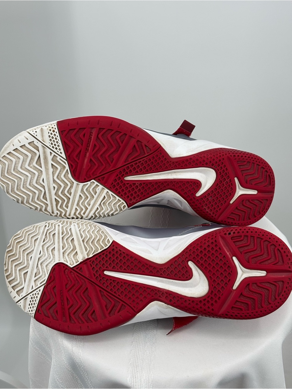 Nike LeBron Zoom Basketball Shoes, Size 14 - Picture 6 of 9
